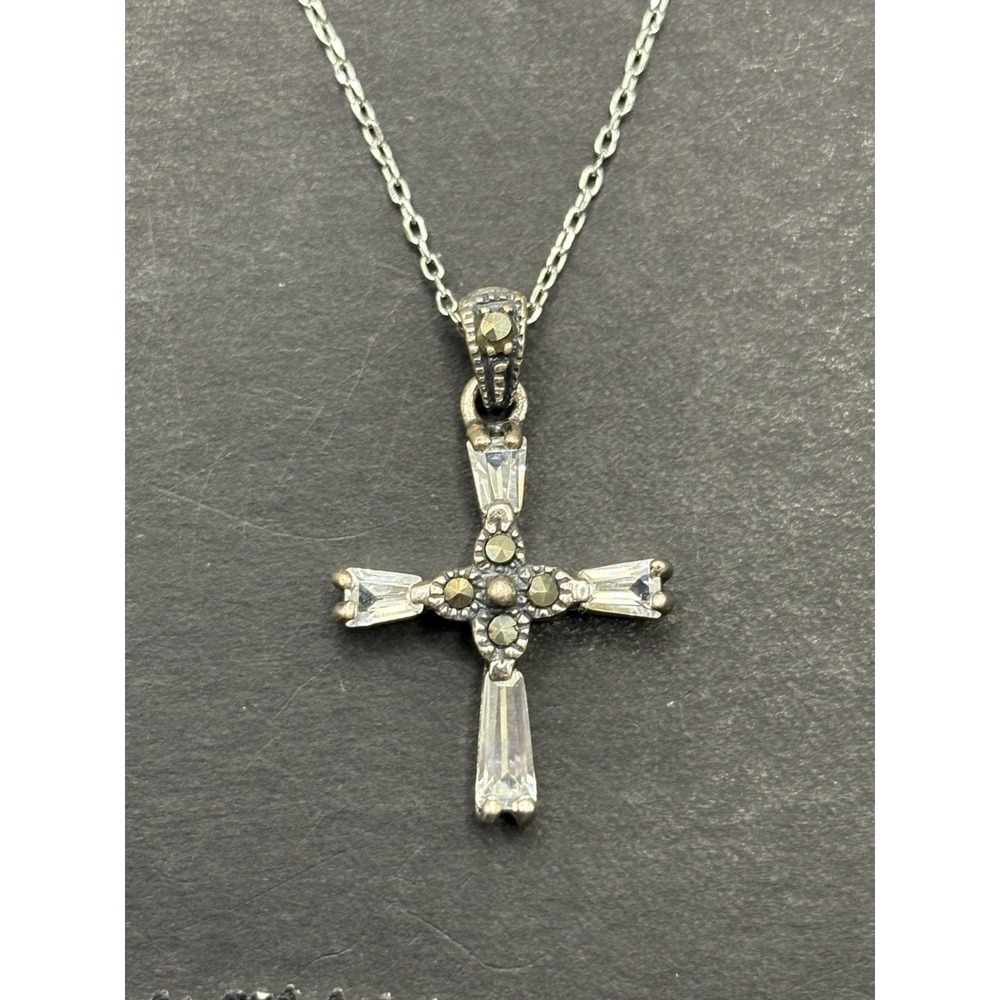 Vintage 16" Sterling Silver Cubic Zirconia Cross Pendant Necklace H24